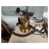Sprayer, tongs and hanger