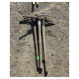 4 pick axes