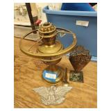 Oil lamp and 3 metal decor items