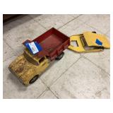 2 Vintage Tonka Items- Truck & Flatbed Trailer