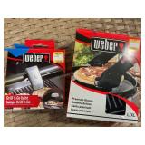 2 Weber Grilling Items - Gloves & Lamp