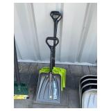 3 kids snow shovels