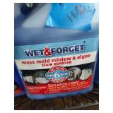 2 jugs Wet and Forget stain remover 1 gal