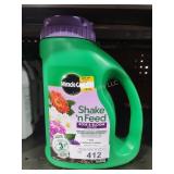 Miracle Gro Shake n Feed rose plant food 1 bottle