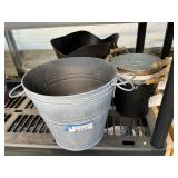8 assorted pails