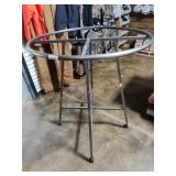 Circular clothes rack