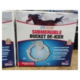 2 submersible bucket de icers