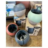 6 Globee Plastic Planters