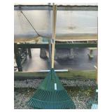 3 plastic leaf rakes