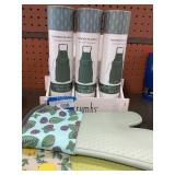 Kitchen Aprons & Oven Mitt