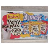 Friskies 3 pack party mix natural yums
