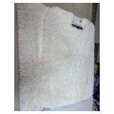 2-24x36 white bath rugs