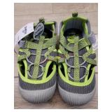 Size 10 toddler Oshkosh shoes