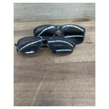 2 pairs of unbranded sunglasses