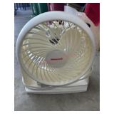 White table top fan