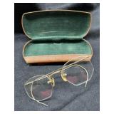 VINATAGE GOLD PLATED EYE GLASSES
