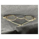 VINTAGE UNMAKRED EYE GLASSES