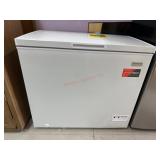 Frigidaire 7.0 cu ft garage ready chest freezer
