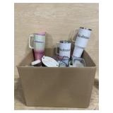 Box lot of kitchen food storage containers and