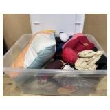 Tote of ladies small and junior xl clothing