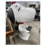 5.2 Foot Molded Snoopy cell phone charging statue