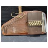 Autoharp by Oscar Schmidt  322
