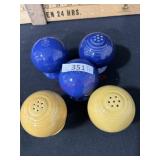 VINTAGE FIESTWARE SHAKERS 5 PIECE SET
