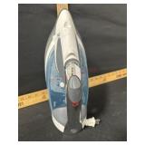 Black and Decker iron with retractable cord