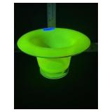 VASELINE STRETCH GLASS VASE/ BOWL8 3/4 WIDE/ 5