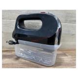 Oster 5 speed hand mixer with multiple beaters