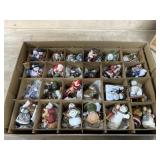 Ornament storage box with approx. 50 Santa and