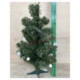 18 inch Tabletop tree with snowflake ornaments