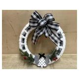 Black and white 14 inch wreath