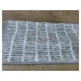 2443 Washable Rug With Gray Pattern