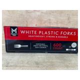 600 White Plastic Forks