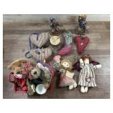 Flat of Boyds Bears and rustic decor