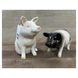Pig salt and pepper shakers