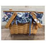 1993 Longaberger picnic basket with liner