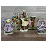 Flat with 5 ceramic figurines