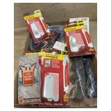 Flat of command hooks and refills