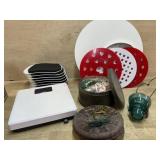 Box lot with pie top decorators and scales and