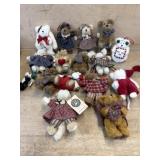 Flat of 11 Mini Boyds bears