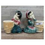 Dutch boy and girl planters
