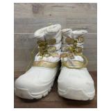 White and Gold Snow Boots, Size 5B