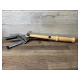 Vintage Clay pigeon thrower