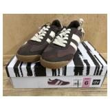 Womenï¿½s Chocolate Sneakers, Size 6