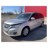 2012 Volkswagen Routan Van
