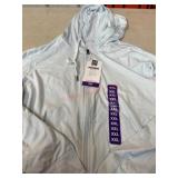 Womenï¿½s XXL Jacket with Front Zip Closure