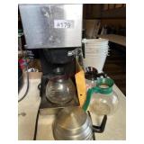 Bunn coffee maker with 3 pots and 2 baskets