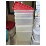 3- 18 cup and 2- 4 cup storage containers with